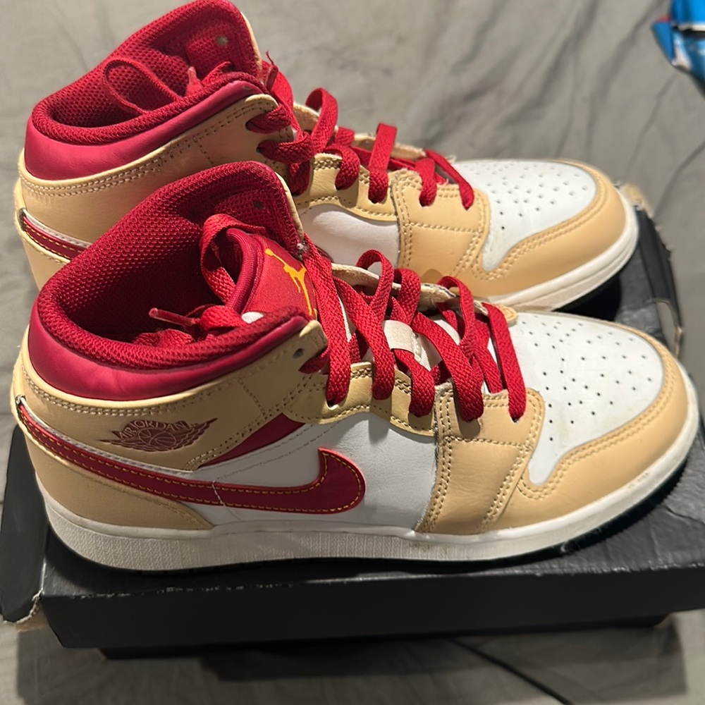 AIR JORDAN